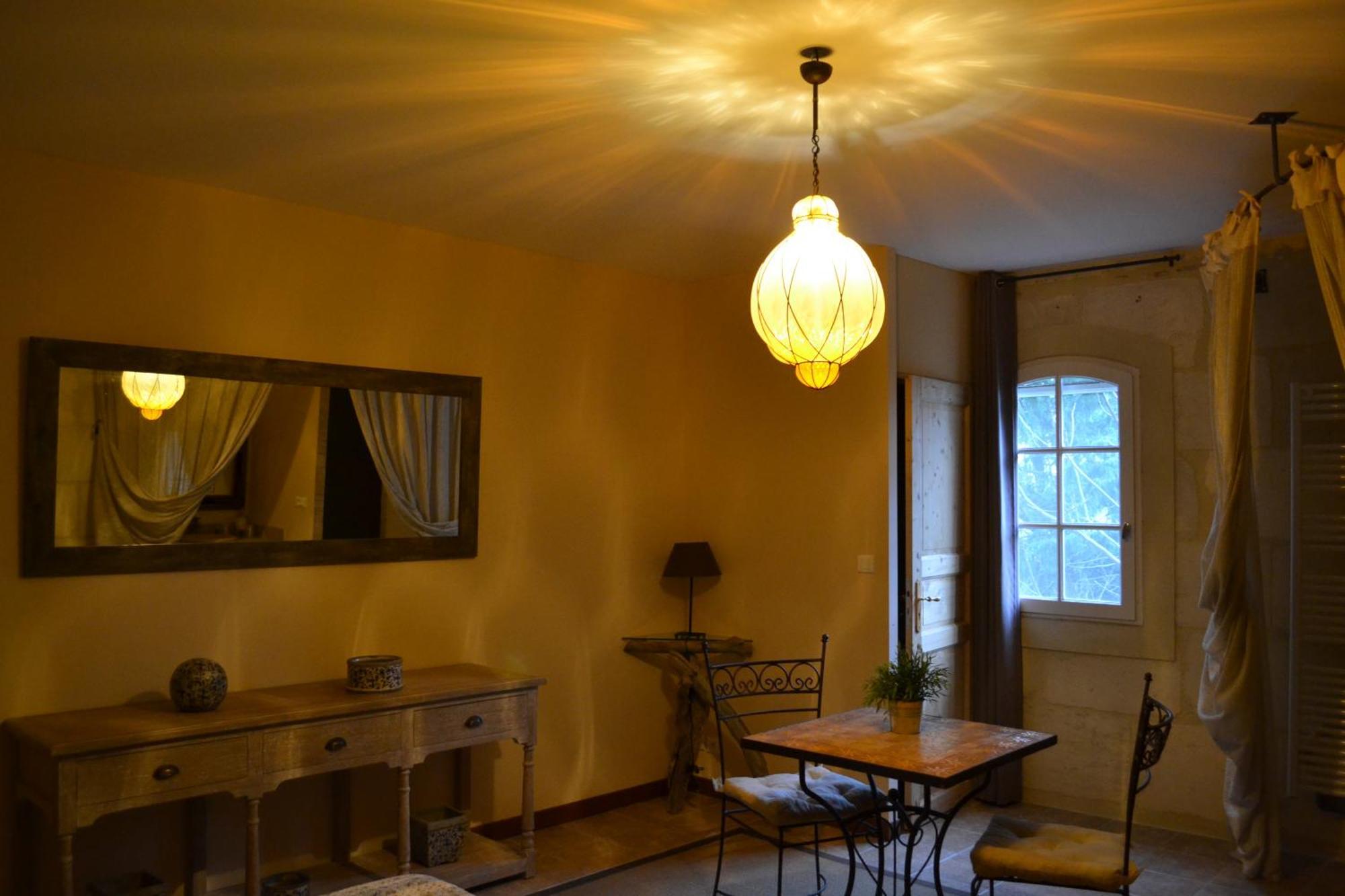 Mas Petit Prince Bed & Breakfast Arles Rom bilde